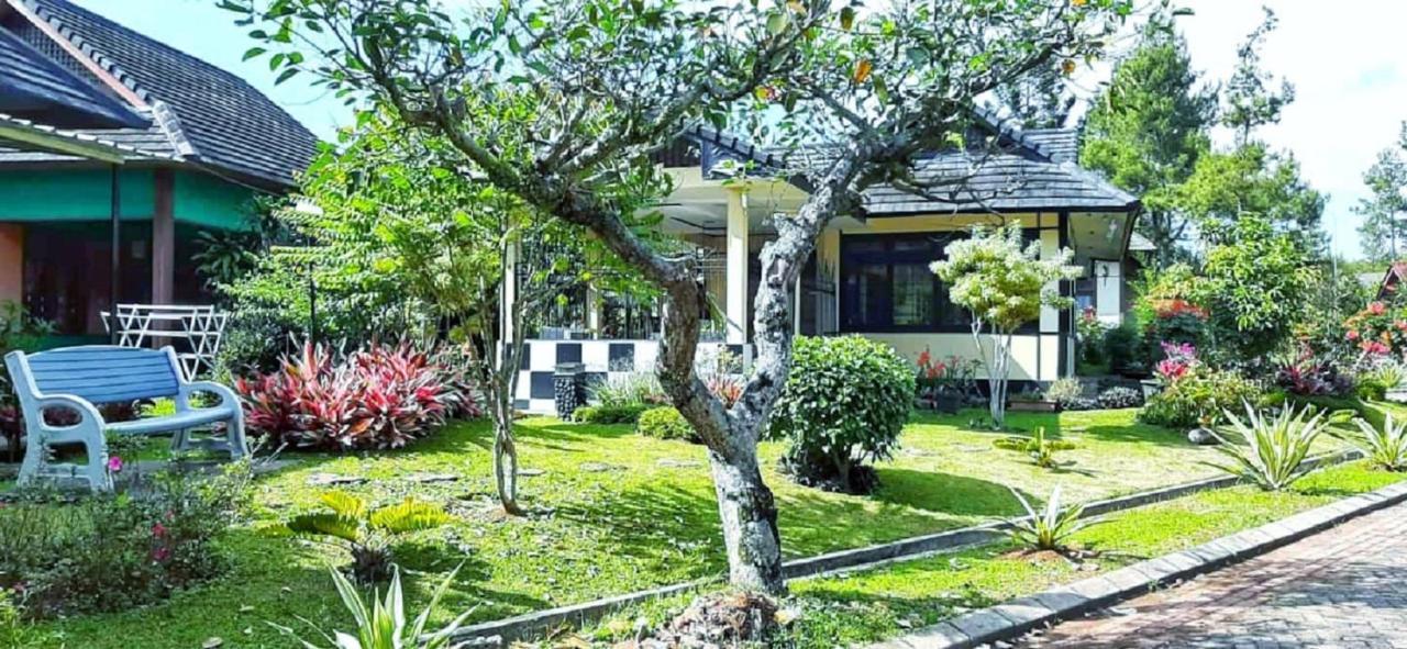 Designer Villa Osaka Puncak Exterior foto